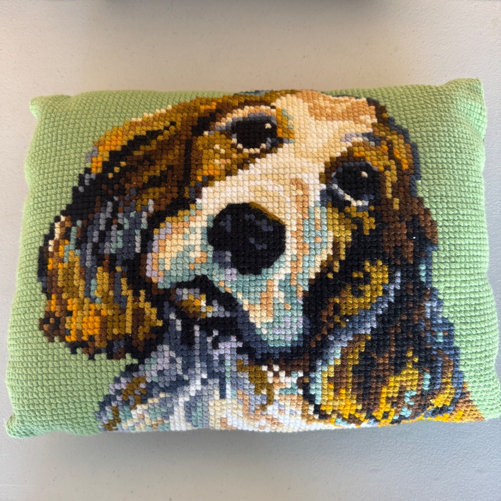 Janlynn Needlepoint Basset Hound Dog Portrait Accent Pillow Green 14x11